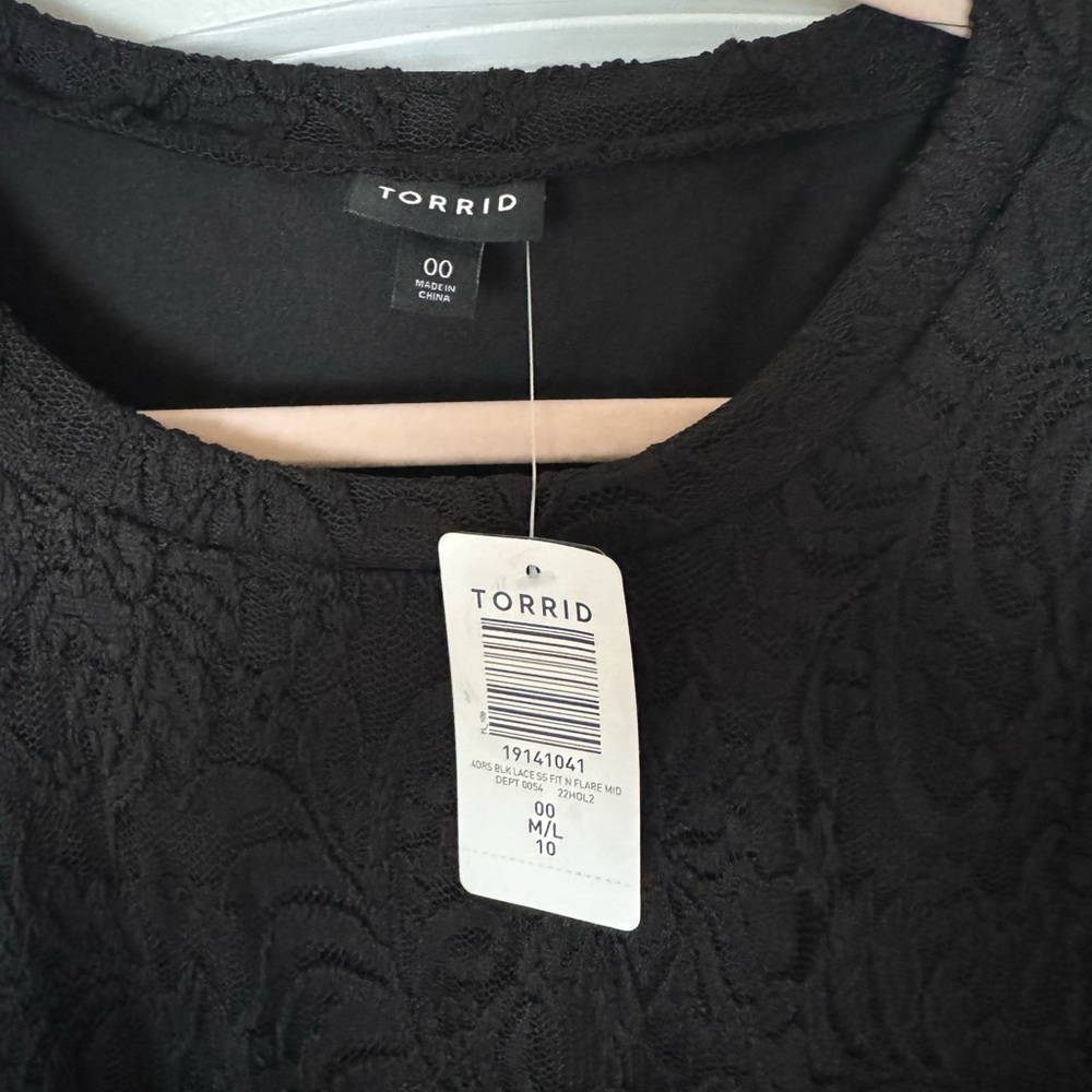 Torrid Lace A-Line Flutter Sleeve Dress - Picture 2 of 8